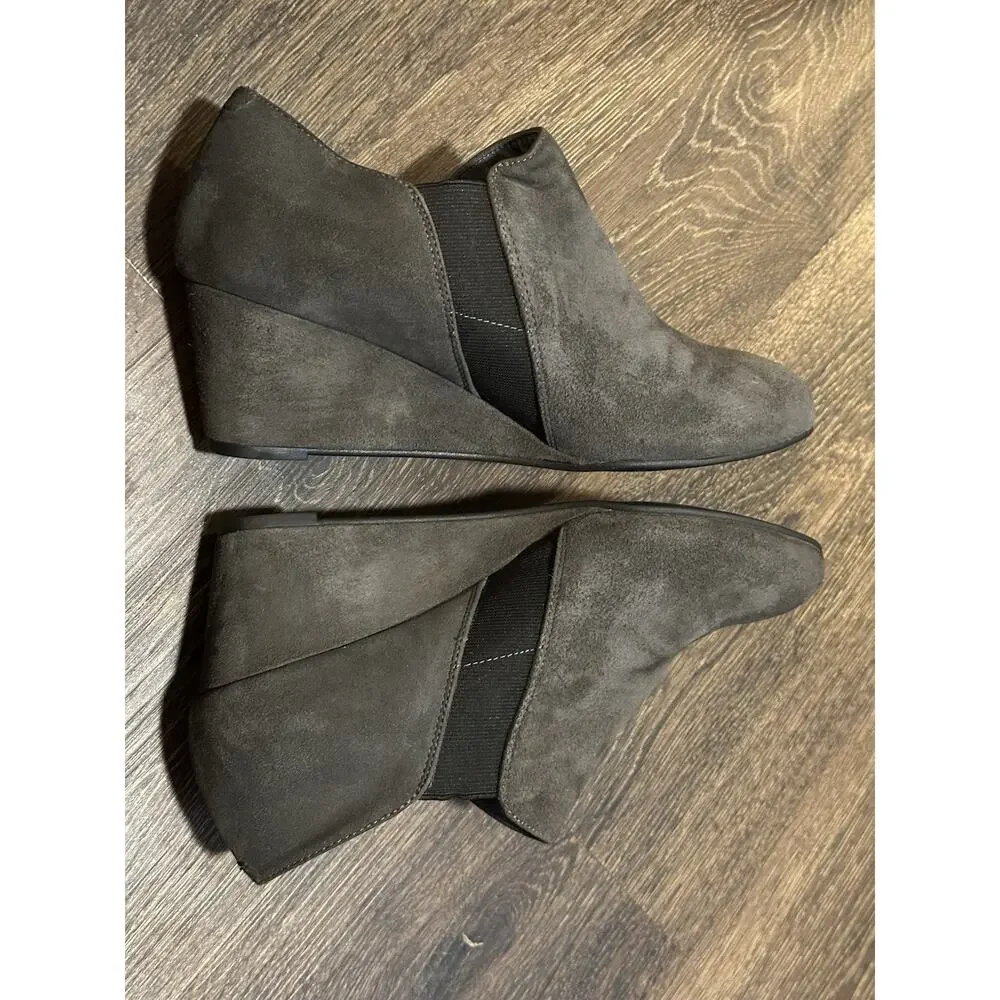 VIONIC Women's Size 8  Stanton Gray Suede Comfort Wedge Ankle Boots Booties